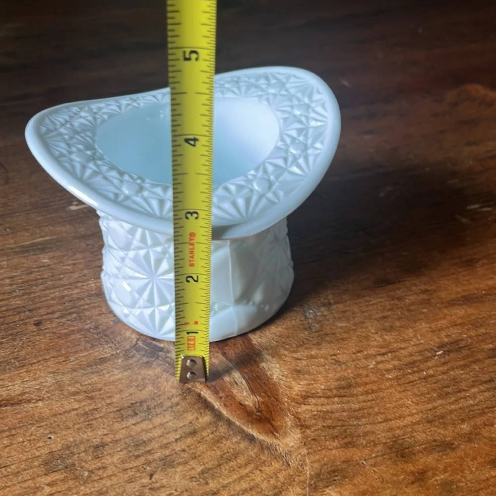 Vintage 1960's Fenton Daisy & Button Milk Glass Top Hat Planter Vase